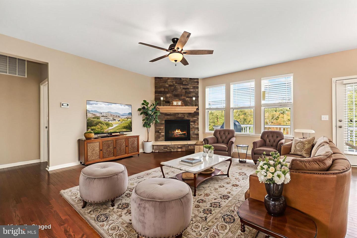 18 FARMVIEW DR, STAFFORD, Virginia 22554, 5 Bedrooms Bedrooms, ,4 BathroomsBathrooms,Residential,For sale,18 FARMVIEW DR,VAST2042384 MLS # VAST2042384