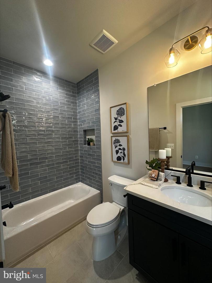 16630 DOMINION RESERVE CT, BROAD RUN, Virginia 20137, 6 Bedrooms Bedrooms, 13 Rooms Rooms,5 BathroomsBathrooms,Residential,For sale,16630 DOMINION RESERVE CT,VAPW2103810 MLS # VAPW2103810