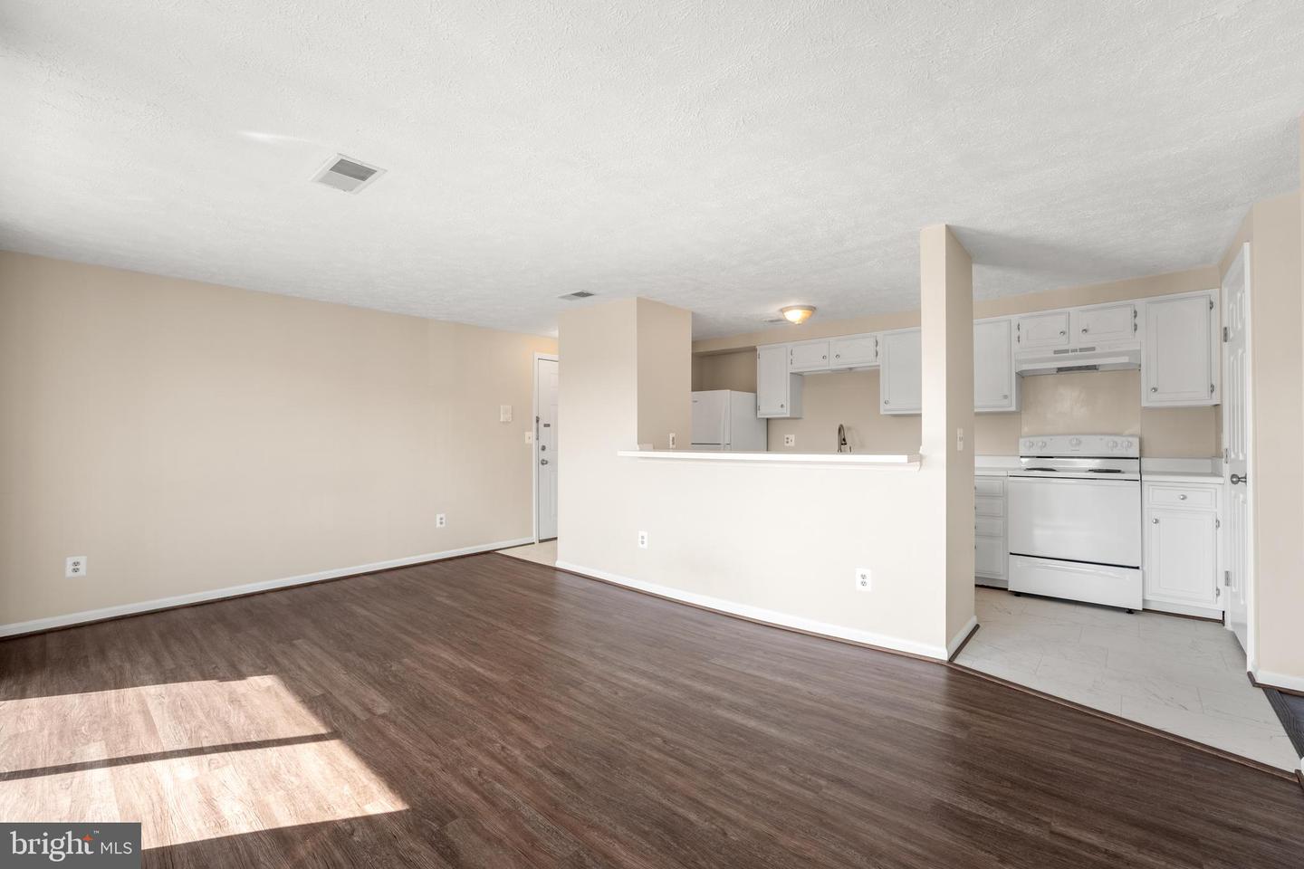 17060 CAPRI LN #304, DUMFRIES, Virginia 22026, 2 Bedrooms Bedrooms, ,2 BathroomsBathrooms,Residential,For sale,17060 CAPRI LN #304,VAPW2104252 MLS # VAPW2104252 17060 CAPRI LN #304, DUMFRIES, Virginia 22026, 2 Bedrooms Bedrooms, ,2 BathroomsBathrooms,Residential,For sale,17060 CAPRI LN #304,VAPW2104252 MLS # VAPW2104252