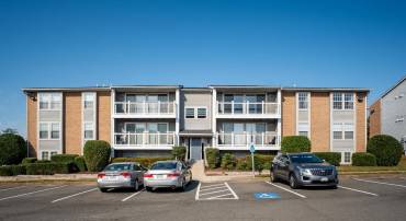 17060 CAPRI LN #304, DUMFRIES, Virginia 22026, 2 Bedrooms Bedrooms, ,2 BathroomsBathrooms,Residential,For sale,17060 CAPRI LN #304,VAPW2104252 MLS # VAPW2104252
