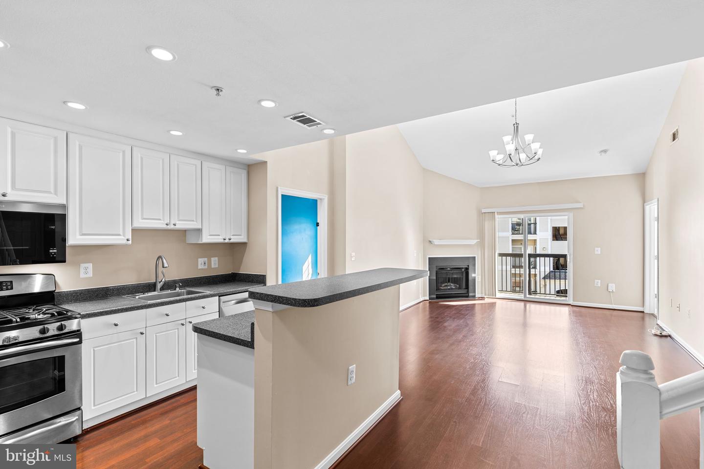 11326 ARISTOTLE DR #4-401, FAIRFAX, Virginia 22030, 2 Bedrooms Bedrooms, ,2 BathroomsBathrooms,Residential,For sale,11326 ARISTOTLE DR #4-401,VAFX2268860 MLS # VAFX2268860 11326 ARISTOTLE DR #4-401, FAIRFAX, Virginia 22030, 2 Bedrooms Bedrooms, ,2 BathroomsBathrooms,Residential,For sale,11326 ARISTOTLE DR #4-401,VAFX2268860 MLS # VAFX2268860