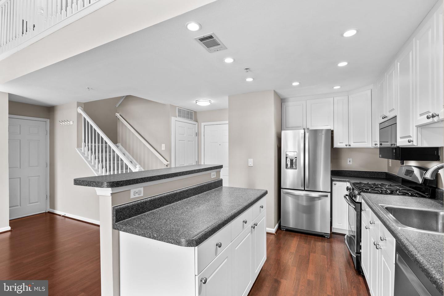 11326 ARISTOTLE DR #4-401, FAIRFAX, Virginia 22030, 2 Bedrooms Bedrooms, ,2 BathroomsBathrooms,Residential,For sale,11326 ARISTOTLE DR #4-401,VAFX2268860 MLS # VAFX2268860 11326 ARISTOTLE DR #4-401, FAIRFAX, Virginia 22030, 2 Bedrooms Bedrooms, ,2 BathroomsBathrooms,Residential,For sale,11326 ARISTOTLE DR #4-401,VAFX2268860 MLS # VAFX2268860