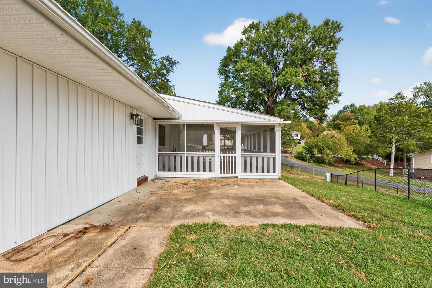 2 PAWNEE DR, FREDERICKSBURG, Virginia 22401, 5 Bedrooms Bedrooms, ,3 BathroomsBathrooms,Residential,For sale,2 PAWNEE DR,VAFB2009030 MLS # VAFB2009030 2 PAWNEE DR, FREDERICKSBURG, Virginia 22401, 5 Bedrooms Bedrooms, ,3 BathroomsBathrooms,Residential,For sale,2 PAWNEE DR,VAFB2009030 MLS # VAFB2009030