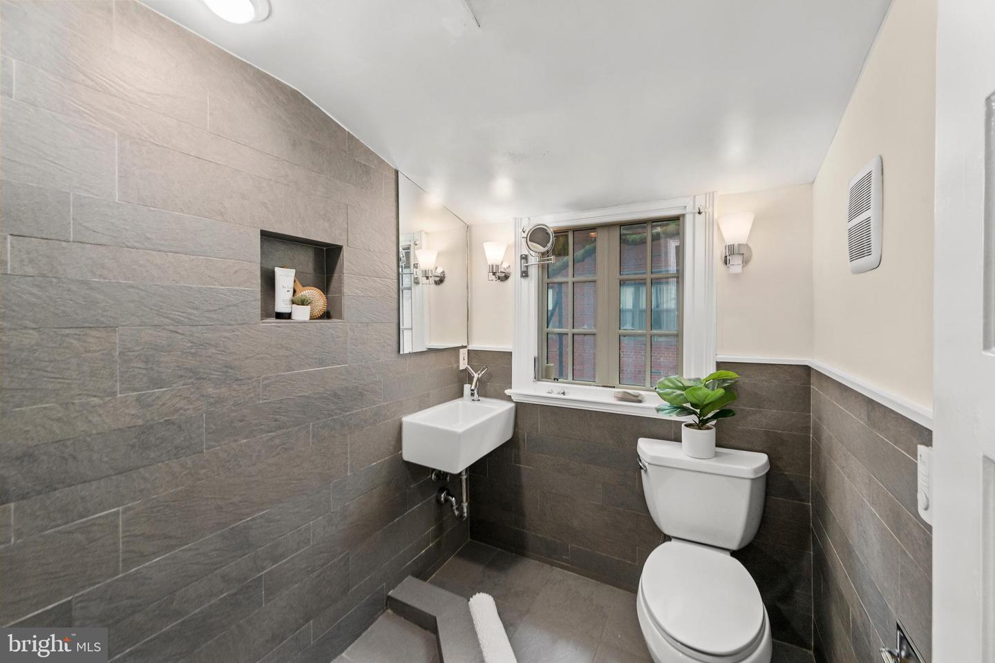 2633 15TH ST NW #8, WASHINGTON, District Of Columbia 20009, 4 Bedrooms Bedrooms, ,2 BathroomsBathrooms,Residential,For sale,2633 15TH ST NW #8,DCDC2225280 MLS # DCDC2225280