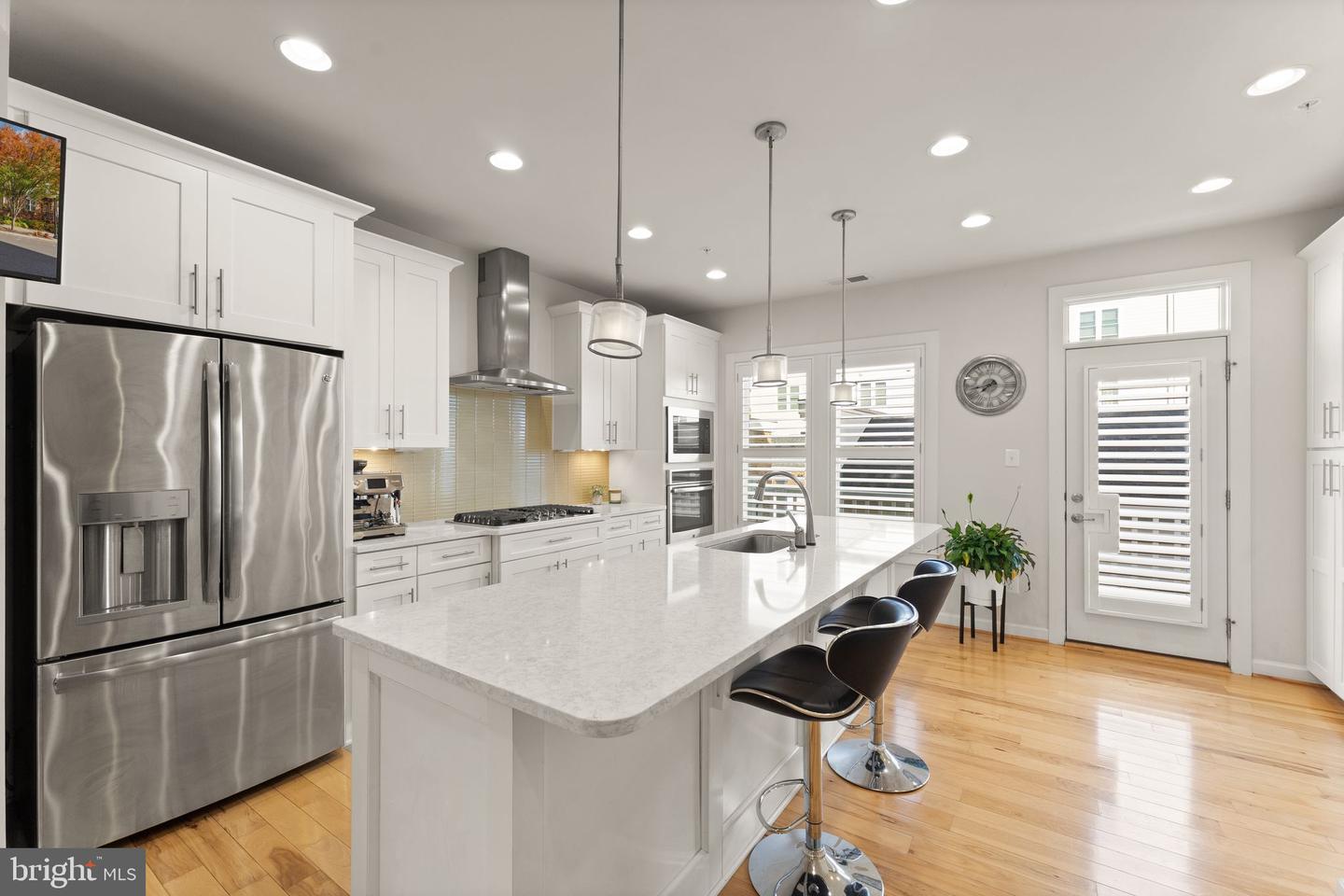 1137 S MONROE ST S, ARLINGTON, Virginia 22204, 4 Bedrooms Bedrooms, ,4 BathroomsBathrooms,Residential,For sale,1137 S MONROE ST S,VAAR2064556 MLS # VAAR2064556