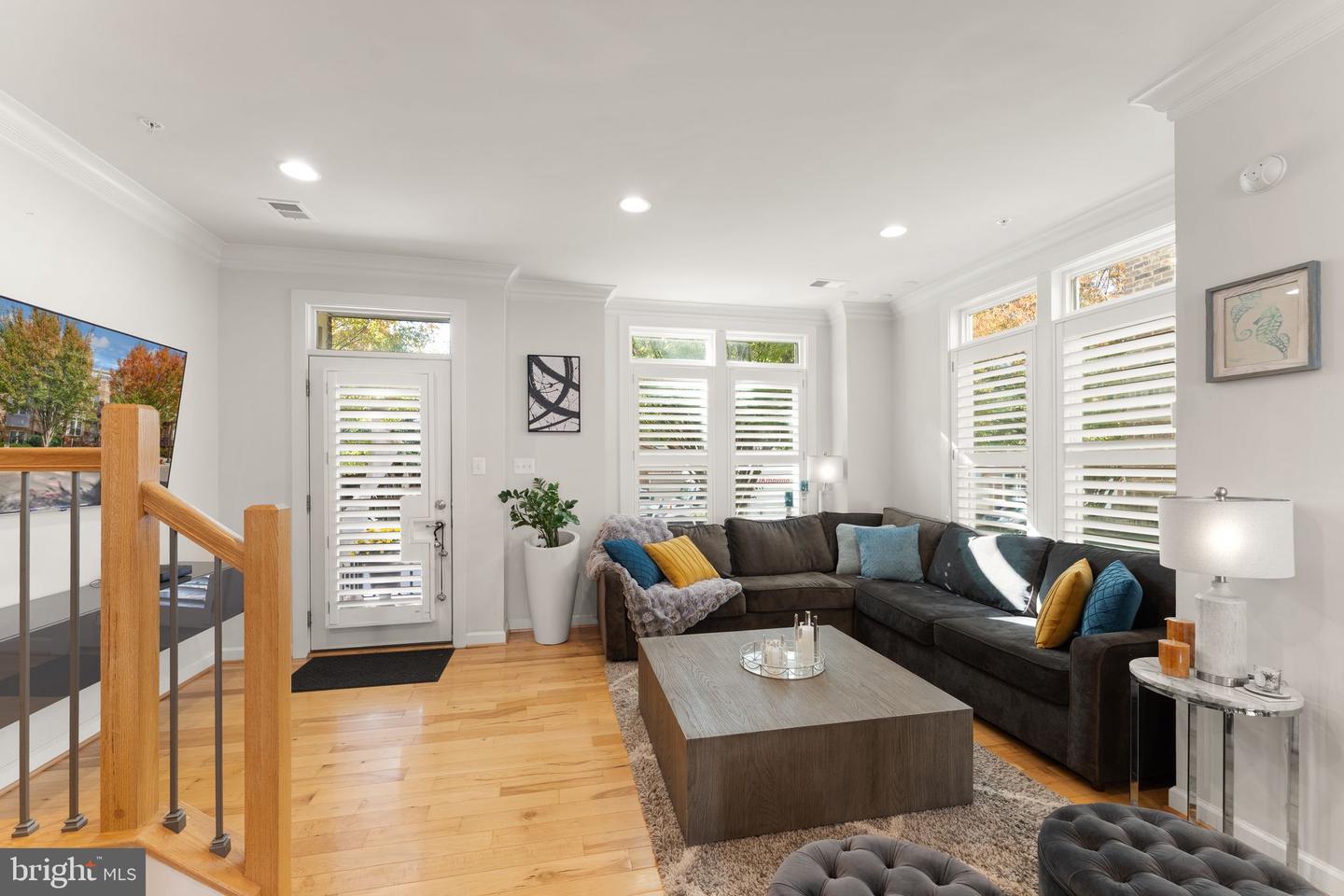 1137 S MONROE ST S, ARLINGTON, Virginia 22204, 4 Bedrooms Bedrooms, ,4 BathroomsBathrooms,Residential,For sale,1137 S MONROE ST S,VAAR2064556 MLS # VAAR2064556