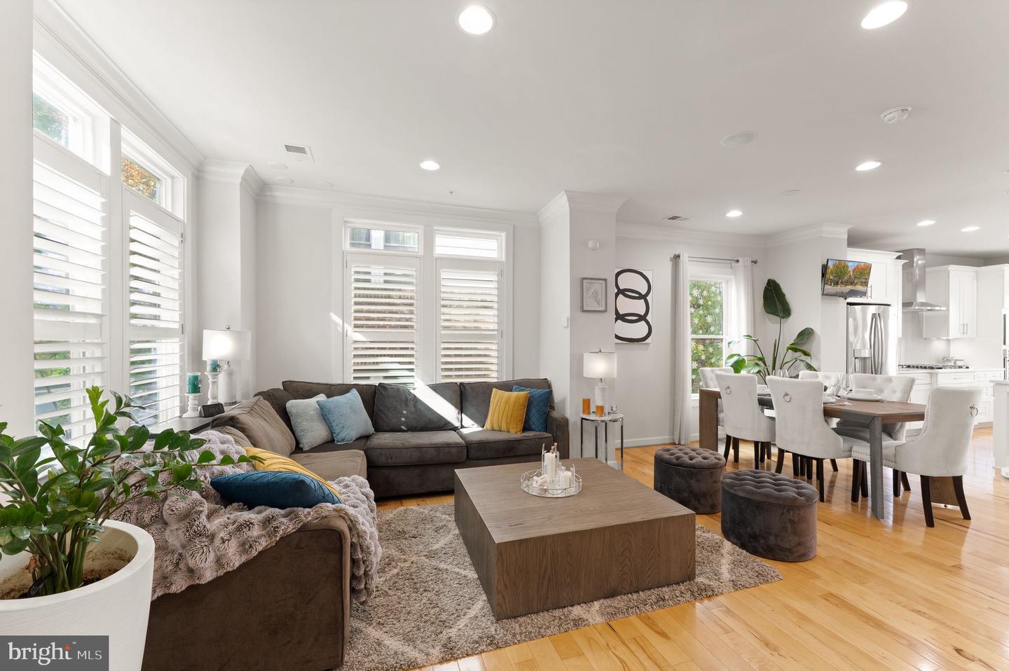 1137 S MONROE ST S, ARLINGTON, Virginia 22204, 4 Bedrooms Bedrooms, ,4 BathroomsBathrooms,Residential,For sale,1137 S MONROE ST S,VAAR2064556 MLS # VAAR2064556