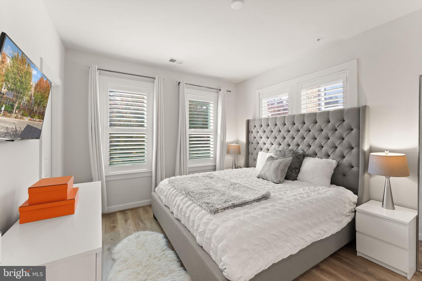1137 S MONROE ST S, ARLINGTON, Virginia 22204, 4 Bedrooms Bedrooms, ,4 BathroomsBathrooms,Residential,For sale,1137 S MONROE ST S,VAAR2064556 MLS # VAAR2064556