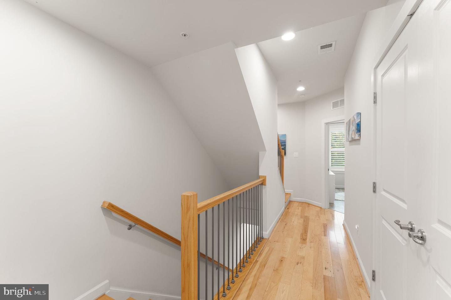 1137 S MONROE ST S, ARLINGTON, Virginia 22204, 4 Bedrooms Bedrooms, ,4 BathroomsBathrooms,Residential,For sale,1137 S MONROE ST S,VAAR2064556 MLS # VAAR2064556