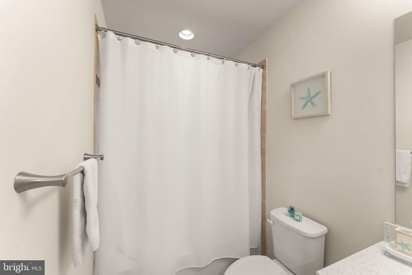 1137 S MONROE ST S, ARLINGTON, Virginia 22204, 4 Bedrooms Bedrooms, ,4 BathroomsBathrooms,Residential,For sale,1137 S MONROE ST S,VAAR2064556 MLS # VAAR2064556