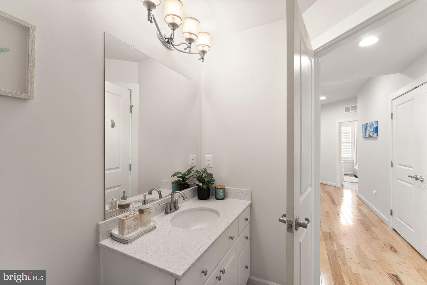 1137 S MONROE ST S, ARLINGTON, Virginia 22204, 4 Bedrooms Bedrooms, ,4 BathroomsBathrooms,Residential,For sale,1137 S MONROE ST S,VAAR2064556 MLS # VAAR2064556