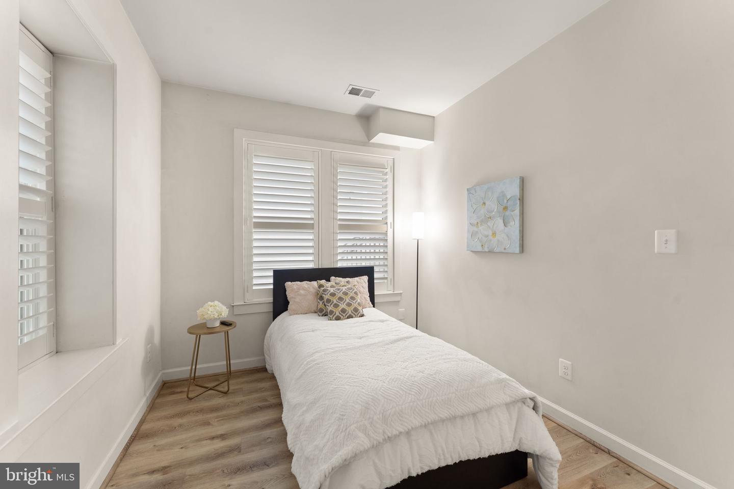 1137 S MONROE ST S, ARLINGTON, Virginia 22204, 4 Bedrooms Bedrooms, ,4 BathroomsBathrooms,Residential,For sale,1137 S MONROE ST S,VAAR2064556 MLS # VAAR2064556