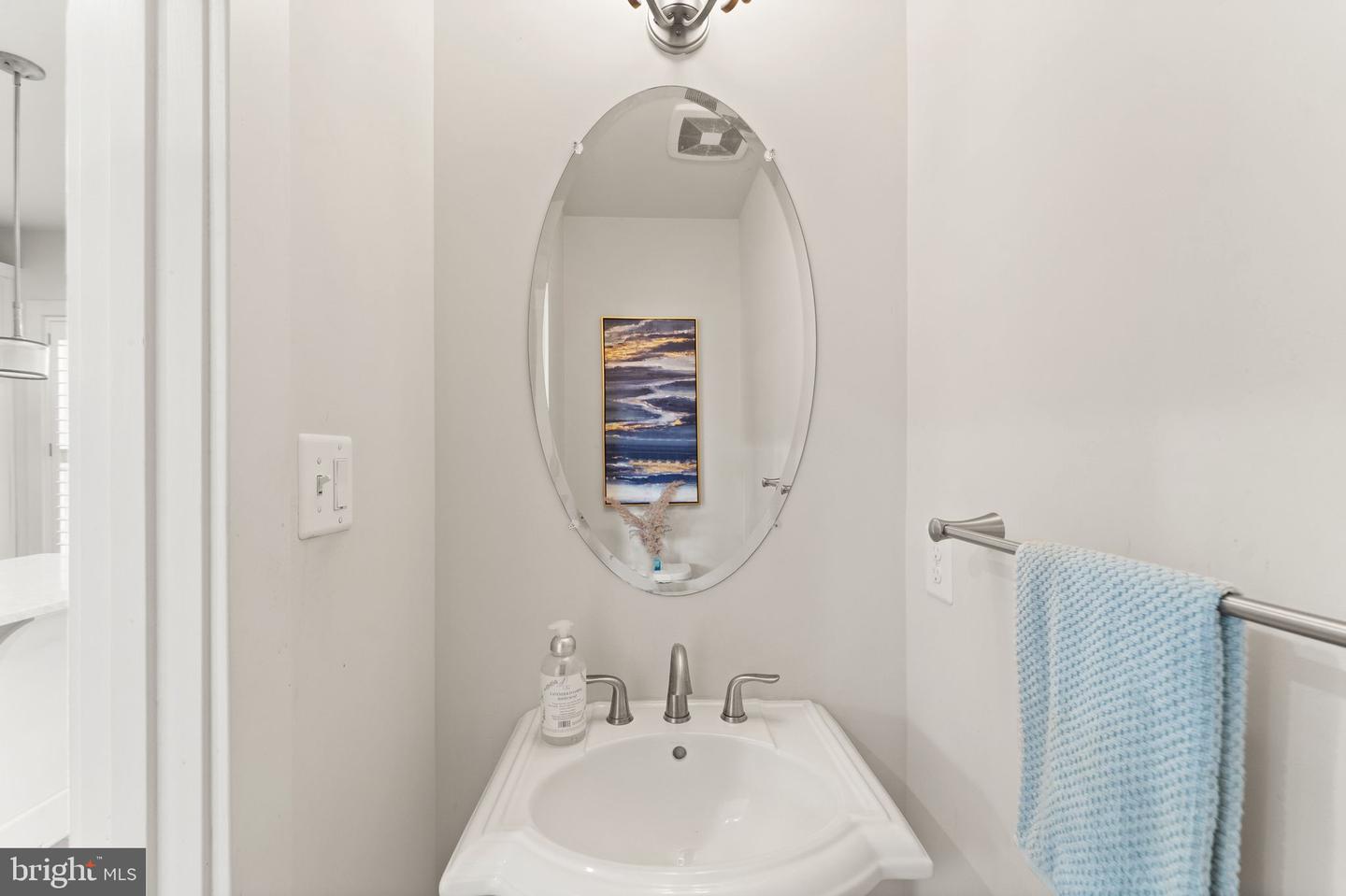 1137 S MONROE ST S, ARLINGTON, Virginia 22204, 4 Bedrooms Bedrooms, ,4 BathroomsBathrooms,Residential,For sale,1137 S MONROE ST S,VAAR2064556 MLS # VAAR2064556