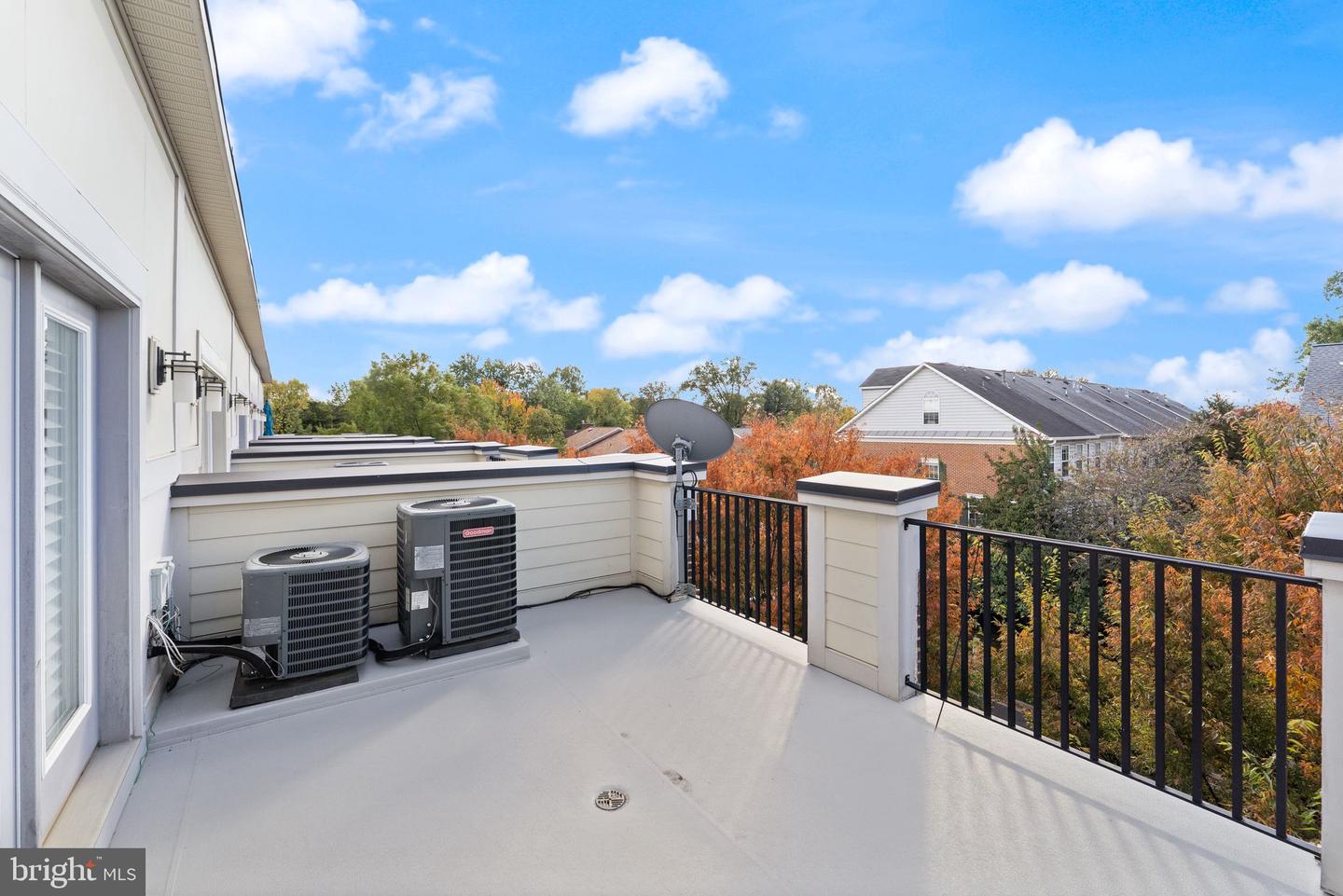 1137 S MONROE ST S, ARLINGTON, Virginia 22204, 4 Bedrooms Bedrooms, ,4 BathroomsBathrooms,Residential,For sale,1137 S MONROE ST S,VAAR2064556 MLS # VAAR2064556