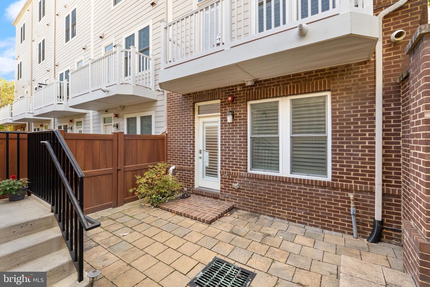 1137 S MONROE ST S, ARLINGTON, Virginia 22204, 4 Bedrooms Bedrooms, ,4 BathroomsBathrooms,Residential,For sale,1137 S MONROE ST S,VAAR2064556 MLS # VAAR2064556