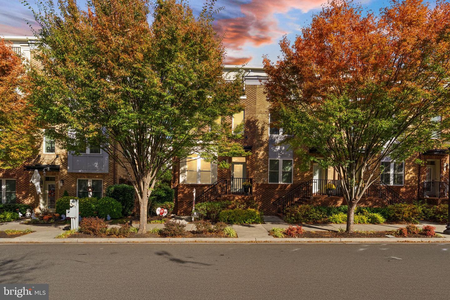 1137 S MONROE ST S, ARLINGTON, Virginia 22204, 4 Bedrooms Bedrooms, ,4 BathroomsBathrooms,Residential,For sale,1137 S MONROE ST S,VAAR2064556 MLS # VAAR2064556