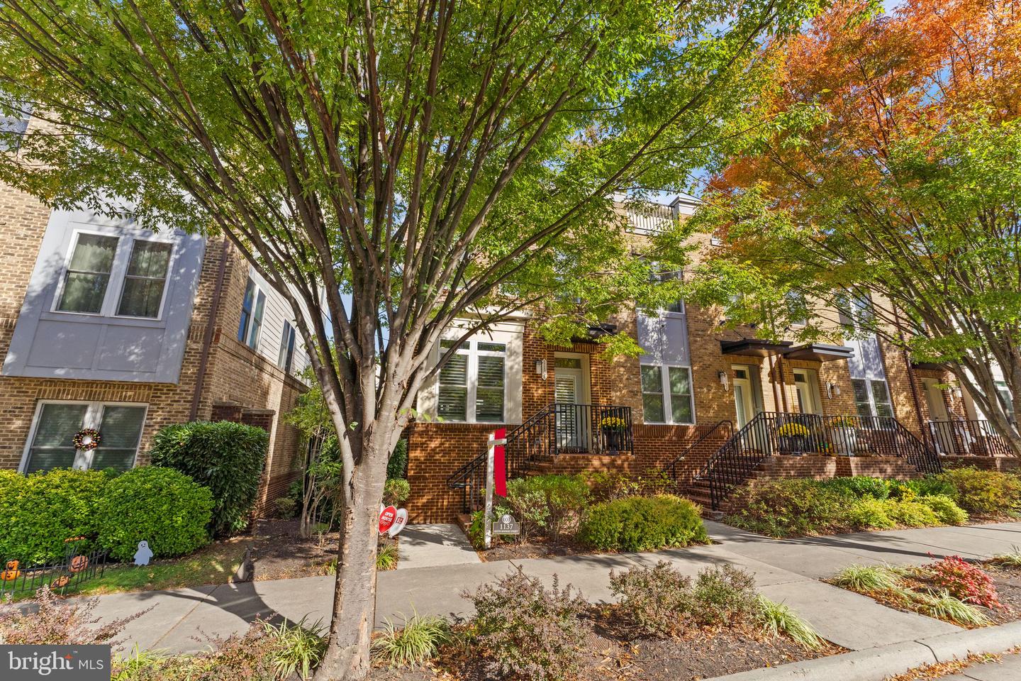1137 S MONROE ST S, ARLINGTON, Virginia 22204, 4 Bedrooms Bedrooms, ,4 BathroomsBathrooms,Residential,For sale,1137 S MONROE ST S,VAAR2064556 MLS # VAAR2064556