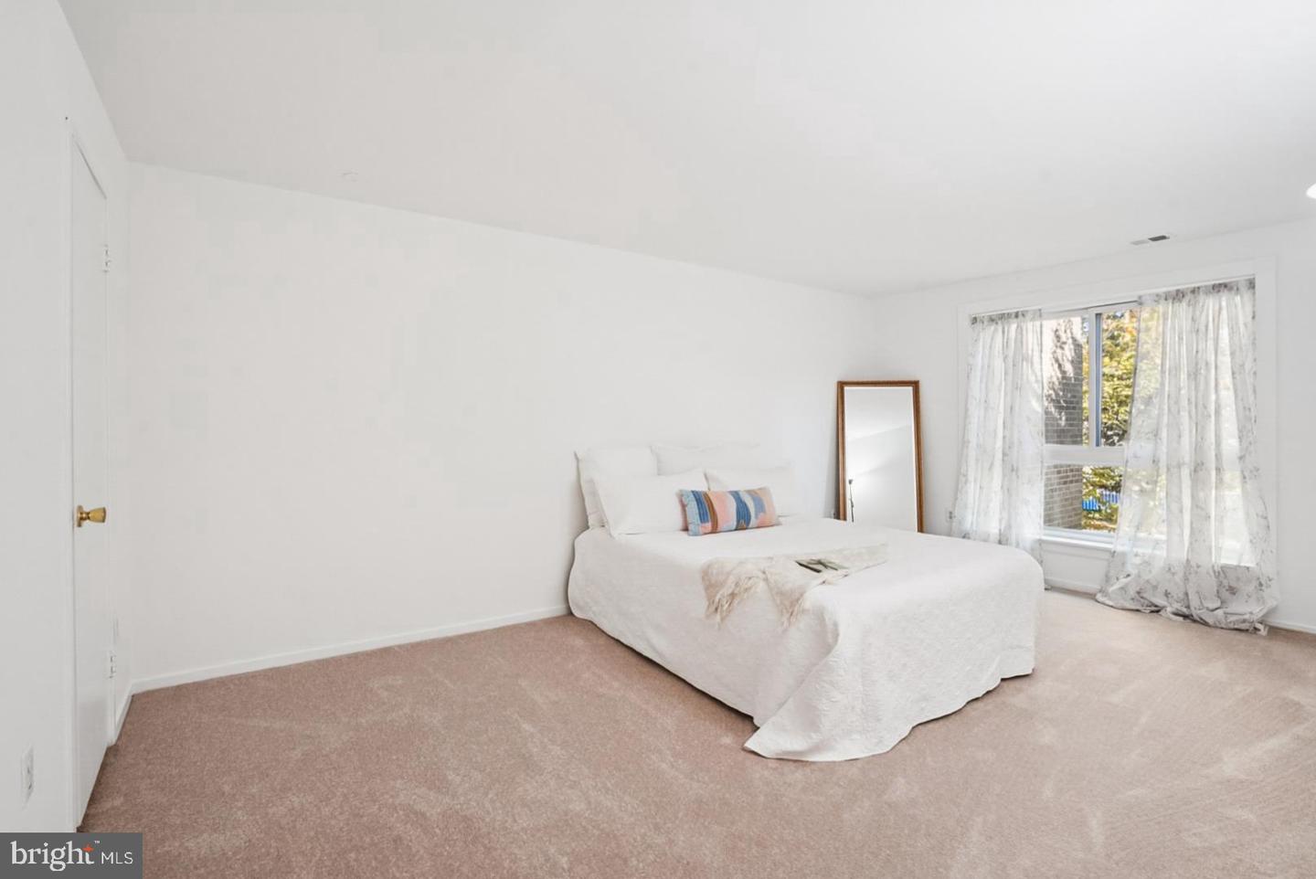 563 FLORIDA AVE #102, HERNDON, Virginia 20170, 3 Bedrooms Bedrooms, ,2 BathroomsBathrooms,Residential,For sale,563 FLORIDA AVE #102,VAFX2273936 MLS # VAFX2273936 563 FLORIDA AVE #102, HERNDON, Virginia 20170, 3 Bedrooms Bedrooms, ,2 BathroomsBathrooms,Residential,For sale,563 FLORIDA AVE #102,VAFX2273936 MLS # VAFX2273936