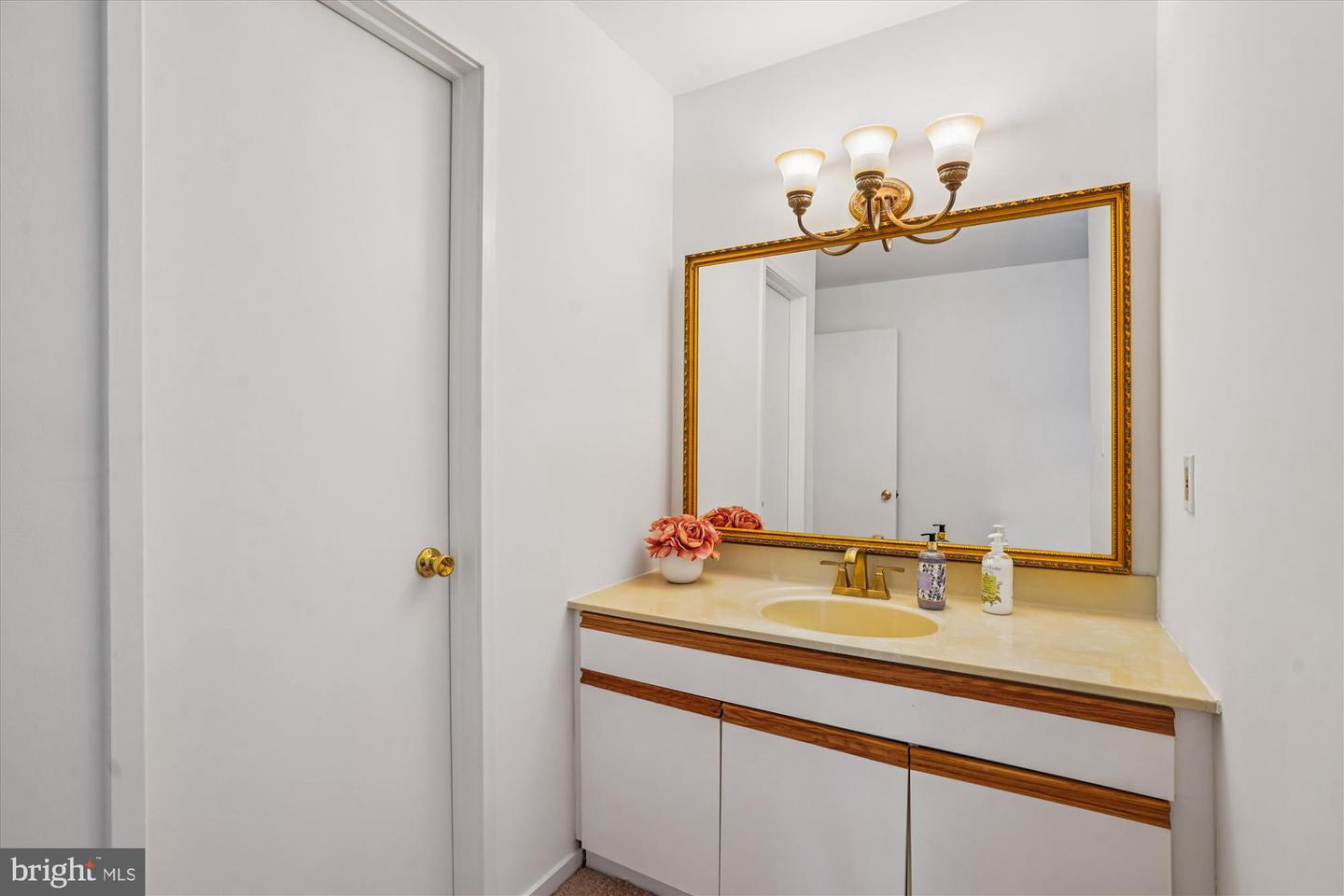563 FLORIDA AVE #102, HERNDON, Virginia 20170, 3 Bedrooms Bedrooms, ,2 BathroomsBathrooms,Residential,For sale,563 FLORIDA AVE #102,VAFX2273936 MLS # VAFX2273936 563 FLORIDA AVE #102, HERNDON, Virginia 20170, 3 Bedrooms Bedrooms, ,2 BathroomsBathrooms,Residential,For sale,563 FLORIDA AVE #102,VAFX2273936 MLS # VAFX2273936