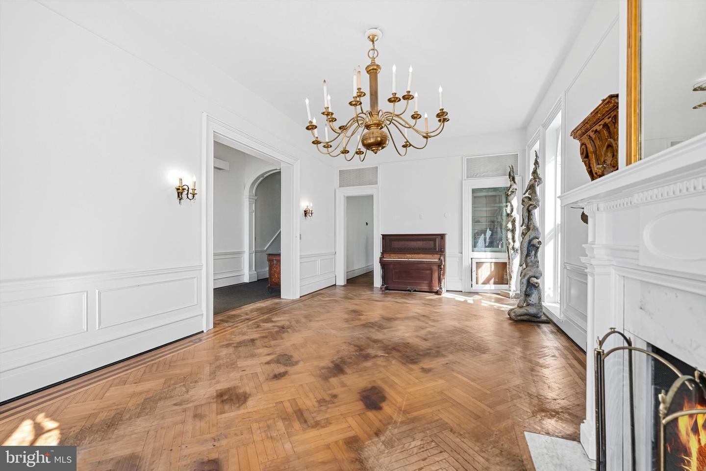 3013 Q ST NW, WASHINGTON, District Of Columbia 20007, 7 Bedrooms Bedrooms, ,6 BathroomsBathrooms,Residential,For sale,3013 Q ST NW,DCDC2226728 MLS # DCDC2226728