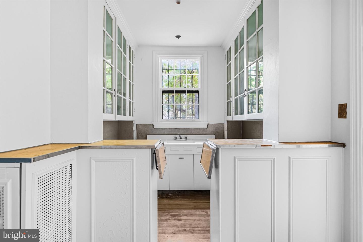 3013 Q ST NW, WASHINGTON, District Of Columbia 20007, 7 Bedrooms Bedrooms, ,6 BathroomsBathrooms,Residential,For sale,3013 Q ST NW,DCDC2226728 MLS # DCDC2226728