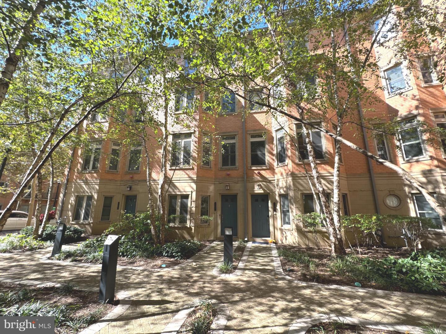 2227 12TH CT N, ARLINGTON, Virginia 22201, 4 Bedrooms Bedrooms, 13 Rooms Rooms,2 BathroomsBathrooms,Residential,For sale,2227 12TH CT N,VAAR2064838 MLS # VAAR2064838 2227 12TH CT N, ARLINGTON, Virginia 22201, 4 Bedrooms Bedrooms, 13 Rooms Rooms,2 BathroomsBathrooms,Residential,For sale,2227 12TH CT N,VAAR2064838 MLS # VAAR2064838