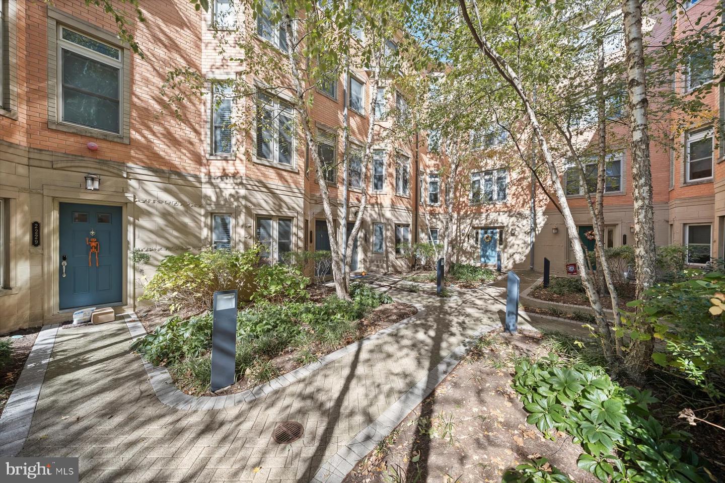 2227 12TH CT N, ARLINGTON, Virginia 22201, 4 Bedrooms Bedrooms, 13 Rooms Rooms,2 BathroomsBathrooms,Residential,For sale,2227 12TH CT N,VAAR2064838 MLS # VAAR2064838 2227 12TH CT N, ARLINGTON, Virginia 22201, 4 Bedrooms Bedrooms, 13 Rooms Rooms,2 BathroomsBathrooms,Residential,For sale,2227 12TH CT N,VAAR2064838 MLS # VAAR2064838