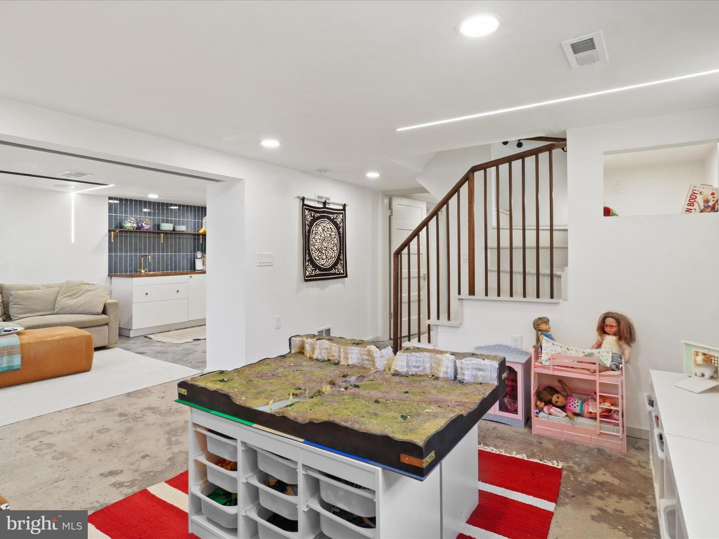 7324 ELMWOOD DR, FALLS CHURCH, Virginia 22042, 5 Bedrooms Bedrooms, 14 Rooms Rooms,2 BathroomsBathrooms,Residential,For sale,7324 ELMWOOD DR,VAFX2274258 MLS # VAFX2274258 7324 ELMWOOD DR, FALLS CHURCH, Virginia 22042, 5 Bedrooms Bedrooms, 14 Rooms Rooms,2 BathroomsBathrooms,Residential,For sale,7324 ELMWOOD DR,VAFX2274258 MLS # VAFX2274258