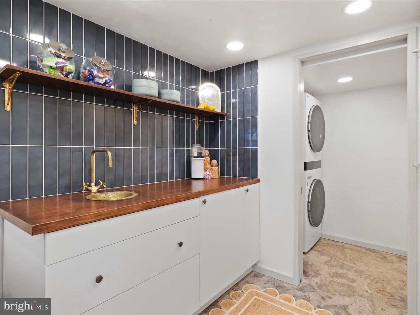 7324 ELMWOOD DR, FALLS CHURCH, Virginia 22042, 5 Bedrooms Bedrooms, 14 Rooms Rooms,2 BathroomsBathrooms,Residential,For sale,7324 ELMWOOD DR,VAFX2274258 MLS # VAFX2274258 7324 ELMWOOD DR, FALLS CHURCH, Virginia 22042, 5 Bedrooms Bedrooms, 14 Rooms Rooms,2 BathroomsBathrooms,Residential,For sale,7324 ELMWOOD DR,VAFX2274258 MLS # VAFX2274258