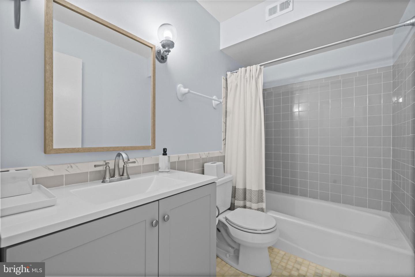 5824 REXFORD DR #731, SPRINGFIELD, Virginia 22152, 2 Bedrooms Bedrooms, ,1 BathroomBathrooms,Residential,For sale,5824 REXFORD DR #731,VAFX2274446 MLS # VAFX2274446 5824 REXFORD DR #731, SPRINGFIELD, Virginia 22152, 2 Bedrooms Bedrooms, ,1 BathroomBathrooms,Residential,For sale,5824 REXFORD DR #731,VAFX2274446 MLS # VAFX2274446