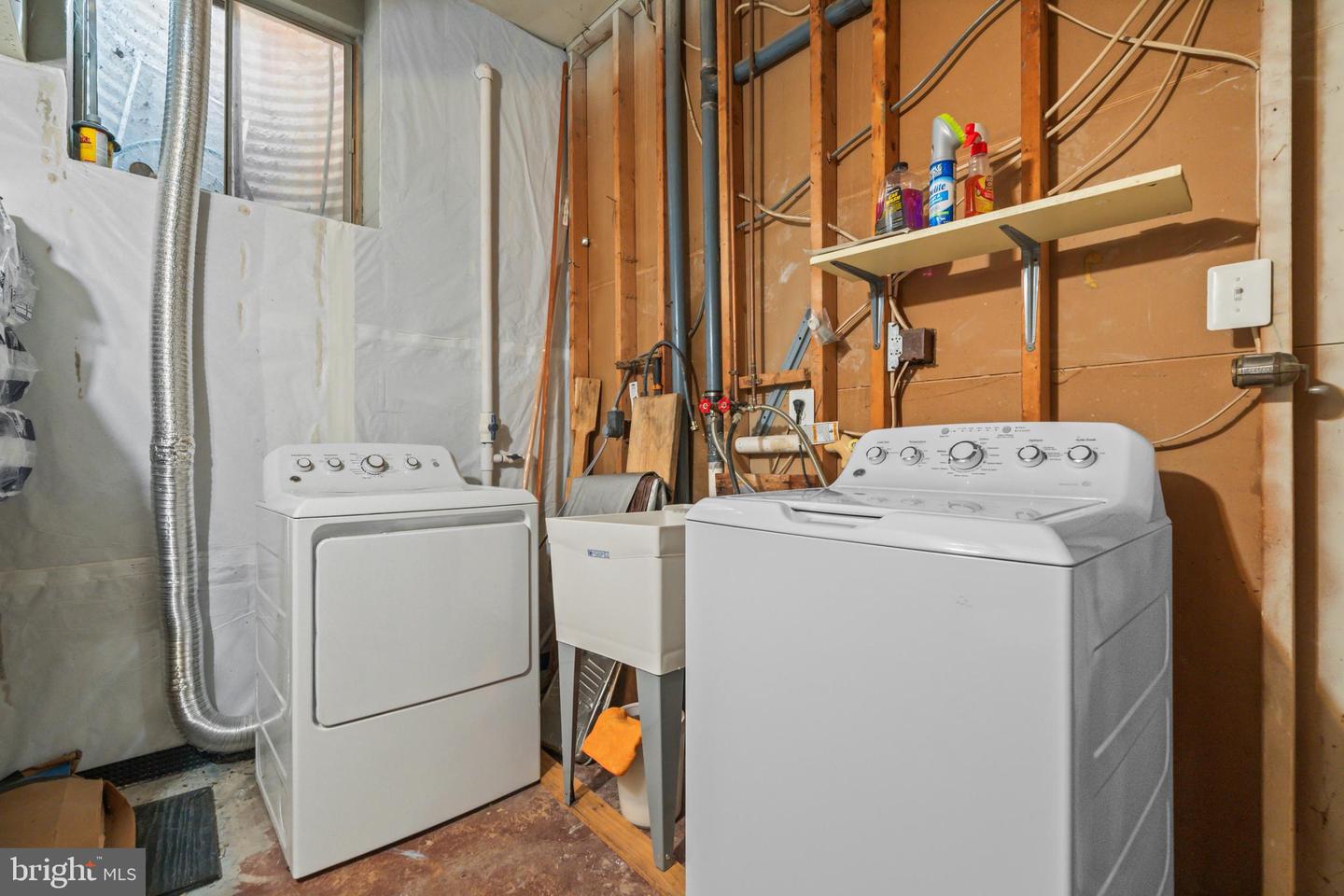 5824 REXFORD DR #731, SPRINGFIELD, Virginia 22152, 2 Bedrooms Bedrooms, ,1 BathroomBathrooms,Residential,For sale,5824 REXFORD DR #731,VAFX2274446 MLS # VAFX2274446 5824 REXFORD DR #731, SPRINGFIELD, Virginia 22152, 2 Bedrooms Bedrooms, ,1 BathroomBathrooms,Residential,For sale,5824 REXFORD DR #731,VAFX2274446 MLS # VAFX2274446