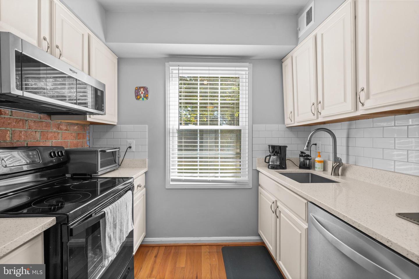 5824 REXFORD DR #731, SPRINGFIELD, Virginia 22152, 2 Bedrooms Bedrooms, ,1 BathroomBathrooms,Residential,For sale,5824 REXFORD DR #731,VAFX2274446 MLS # VAFX2274446 5824 REXFORD DR #731, SPRINGFIELD, Virginia 22152, 2 Bedrooms Bedrooms, ,1 BathroomBathrooms,Residential,For sale,5824 REXFORD DR #731,VAFX2274446 MLS # VAFX2274446