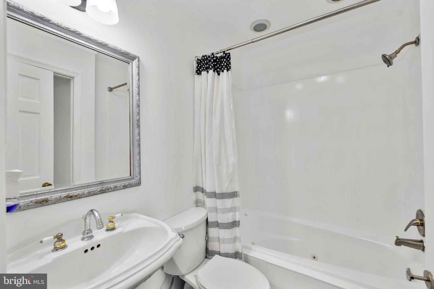 2811 31ST PL NE #2811, WASHINGTON, District Of Columbia 20018, 2 Bedrooms Bedrooms, ,2 BathroomsBathrooms,Residential,For sale,2811 31ST PL NE #2811,DCDC2227510 MLS # DCDC2227510 2811 31ST PL NE #2811, WASHINGTON, District Of Columbia 20018, 2 Bedrooms Bedrooms, ,2 BathroomsBathrooms,Residential,For sale,2811 31ST PL NE #2811,DCDC2227510 MLS # DCDC2227510