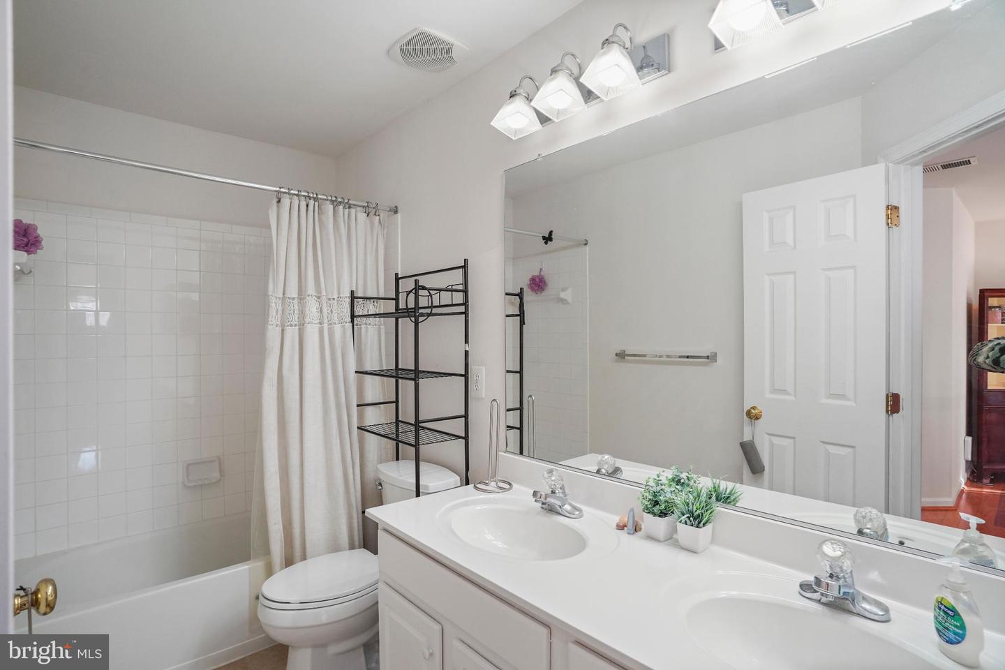 15508 KELLEY FARM CT, WOODBRIDGE, Virginia 22193, 4 Bedrooms Bedrooms, 8 Rooms Rooms,3 BathroomsBathrooms,Residential,For sale,15508 KELLEY FARM CT,VAPW2106116 MLS # VAPW2106116 15508 KELLEY FARM CT, WOODBRIDGE, Virginia 22193, 4 Bedrooms Bedrooms, 8 Rooms Rooms,3 BathroomsBathrooms,Residential,For sale,15508 KELLEY FARM CT,VAPW2106116 MLS # VAPW2106116