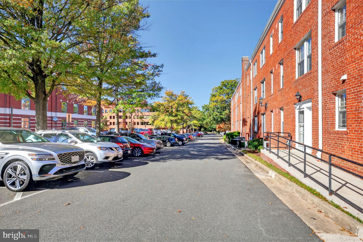 500 N BASHFORD LN #3321, ALEXANDRIA, Virginia 22314, 1 Bedroom Bedrooms, ,1 BathroomBathrooms,Residential,For sale,500 N BASHFORD LN #3321,VAAX2051024 MLS # VAAX2051024 500 N BASHFORD LN #3321, ALEXANDRIA, Virginia 22314, 1 Bedroom Bedrooms, ,1 BathroomBathrooms,Residential,For sale,500 N BASHFORD LN #3321,VAAX2051024 MLS # VAAX2051024