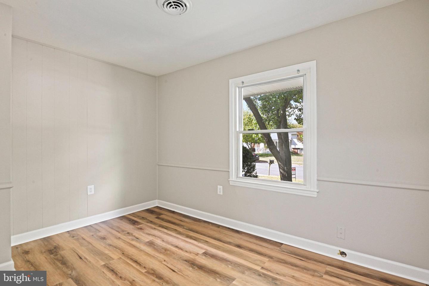 1002 S BUCKINGHAM RD, STERLING, Virginia 20164, 6 Bedrooms Bedrooms, ,3 BathroomsBathrooms,Residential,For sale,1002 S BUCKINGHAM RD,VALO2109280 MLS # VALO2109280 1002 S BUCKINGHAM RD, STERLING, Virginia 20164, 6 Bedrooms Bedrooms, ,3 BathroomsBathrooms,Residential,For sale,1002 S BUCKINGHAM RD,VALO2109280 MLS # VALO2109280