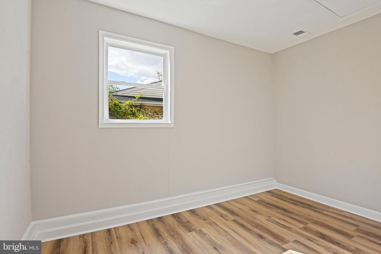 1002 S BUCKINGHAM RD, STERLING, Virginia 20164, 6 Bedrooms Bedrooms, ,3 BathroomsBathrooms,Residential,For sale,1002 S BUCKINGHAM RD,VALO2109280 MLS # VALO2109280 1002 S BUCKINGHAM RD, STERLING, Virginia 20164, 6 Bedrooms Bedrooms, ,3 BathroomsBathrooms,Residential,For sale,1002 S BUCKINGHAM RD,VALO2109280 MLS # VALO2109280