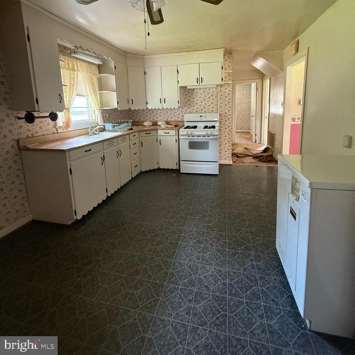 10621 CATHARPIN RD, SPOTSYLVANIA, Virginia 22551, 4 Bedrooms Bedrooms, ,1 BathroomBathrooms,Residential,For sale,10621 CATHARPIN RD,VASP2037058 MLS # VASP2037058