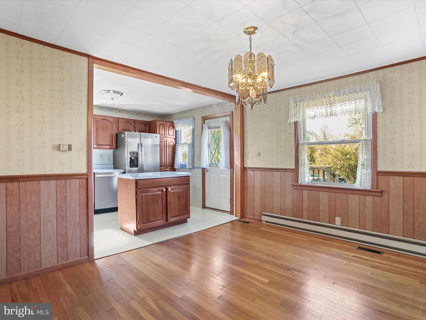 33 N BERLIN PIKE, LOVETTSVILLE, Virginia 20180, 4 Bedrooms Bedrooms, ,2 BathroomsBathrooms,Residential,For sale,33 N BERLIN PIKE,VALO2109332 MLS # VALO2109332 33 N BERLIN PIKE, LOVETTSVILLE, Virginia 20180, 4 Bedrooms Bedrooms, ,2 BathroomsBathrooms,Residential,For sale,33 N BERLIN PIKE,VALO2109332 MLS # VALO2109332