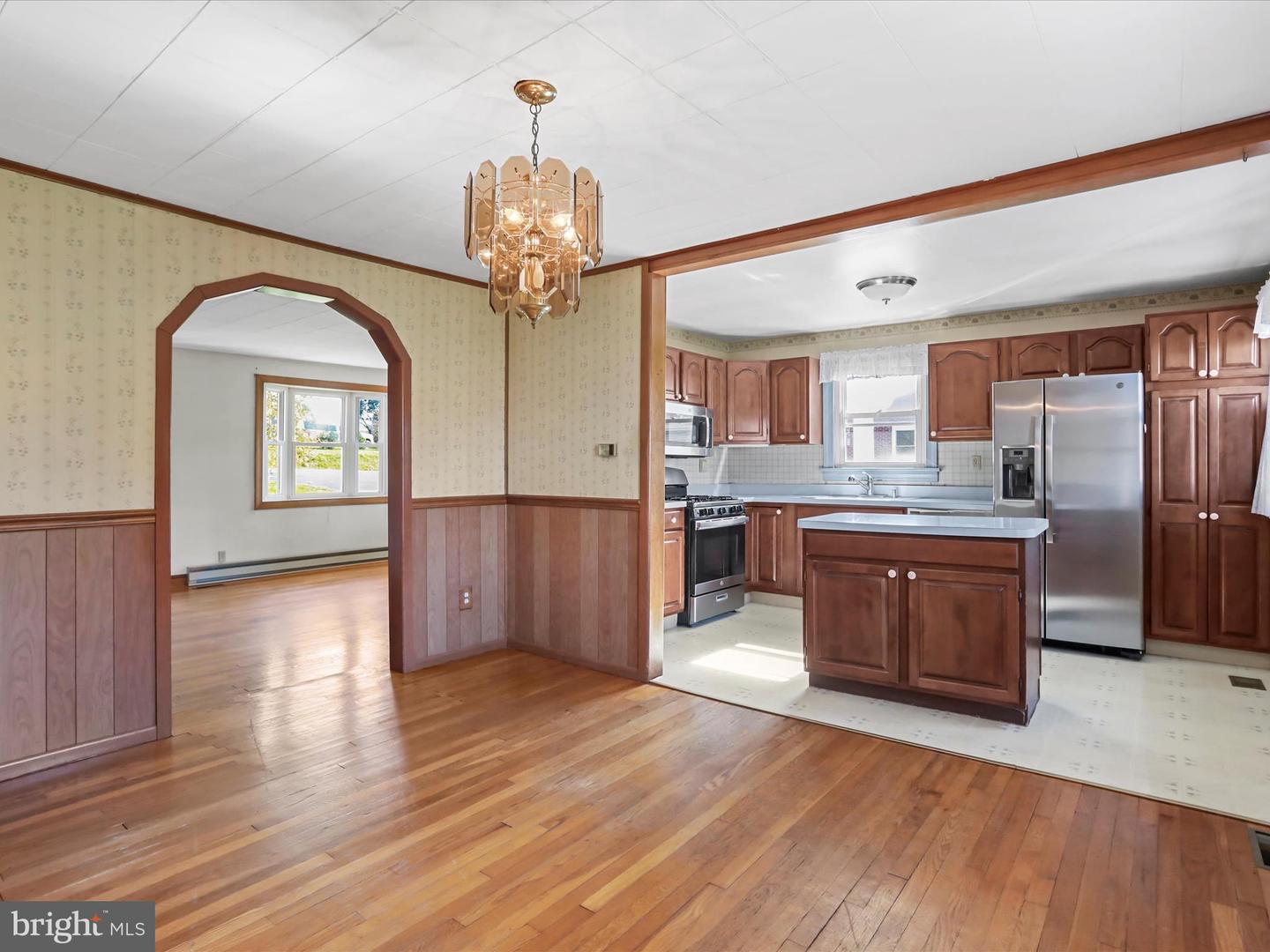 33 N BERLIN PIKE, LOVETTSVILLE, Virginia 20180, 4 Bedrooms Bedrooms, ,2 BathroomsBathrooms,Residential,For sale,33 N BERLIN PIKE,VALO2109332 MLS # VALO2109332 33 N BERLIN PIKE, LOVETTSVILLE, Virginia 20180, 4 Bedrooms Bedrooms, ,2 BathroomsBathrooms,Residential,For sale,33 N BERLIN PIKE,VALO2109332 MLS # VALO2109332