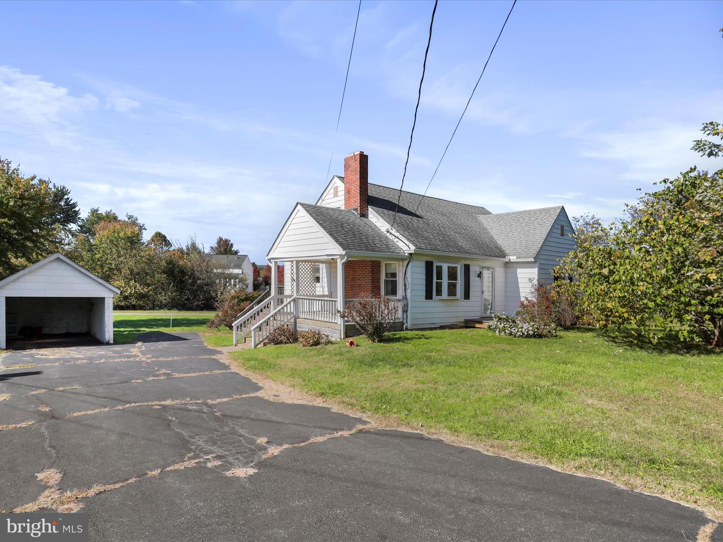 33 N BERLIN PIKE, LOVETTSVILLE, Virginia 20180, 4 Bedrooms Bedrooms, ,2 BathroomsBathrooms,Residential,For sale,33 N BERLIN PIKE,VALO2109332 MLS # VALO2109332 33 N BERLIN PIKE, LOVETTSVILLE, Virginia 20180, 4 Bedrooms Bedrooms, ,2 BathroomsBathrooms,Residential,For sale,33 N BERLIN PIKE,VALO2109332 MLS # VALO2109332