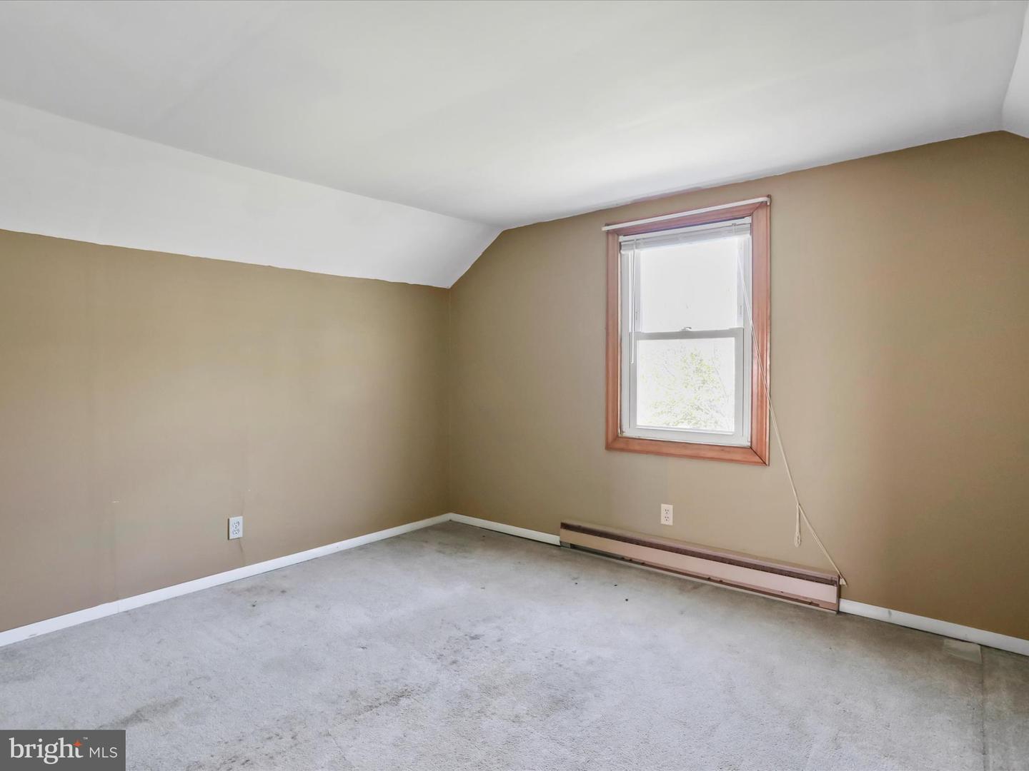 33 N BERLIN PIKE, LOVETTSVILLE, Virginia 20180, 4 Bedrooms Bedrooms, ,2 BathroomsBathrooms,Residential,For sale,33 N BERLIN PIKE,VALO2109332 MLS # VALO2109332 33 N BERLIN PIKE, LOVETTSVILLE, Virginia 20180, 4 Bedrooms Bedrooms, ,2 BathroomsBathrooms,Residential,For sale,33 N BERLIN PIKE,VALO2109332 MLS # VALO2109332