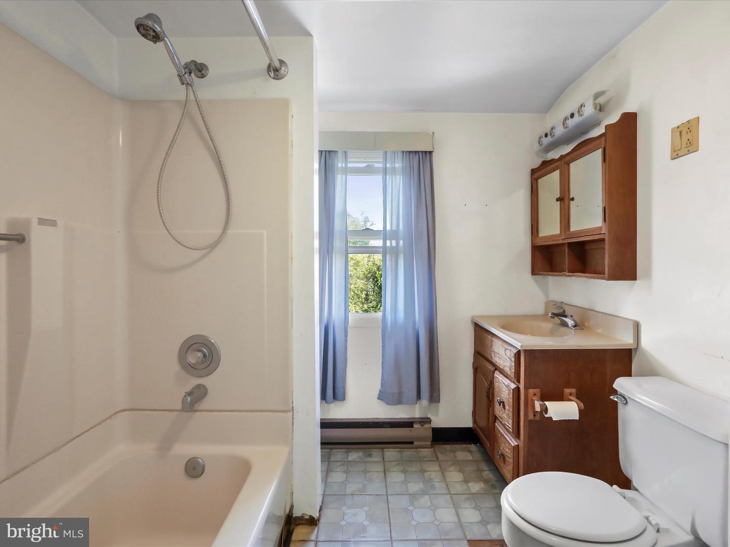 33 N BERLIN PIKE, LOVETTSVILLE, Virginia 20180, 4 Bedrooms Bedrooms, ,2 BathroomsBathrooms,Residential,For sale,33 N BERLIN PIKE,VALO2109332 MLS # VALO2109332 33 N BERLIN PIKE, LOVETTSVILLE, Virginia 20180, 4 Bedrooms Bedrooms, ,2 BathroomsBathrooms,Residential,For sale,33 N BERLIN PIKE,VALO2109332 MLS # VALO2109332