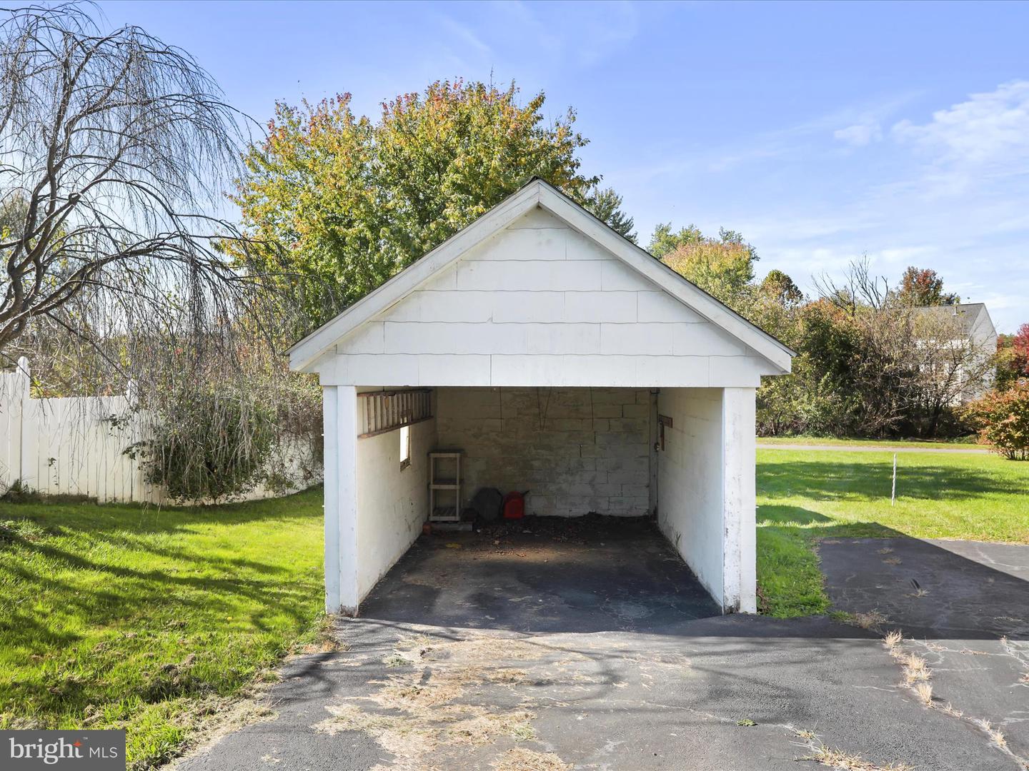 33 N BERLIN PIKE, LOVETTSVILLE, Virginia 20180, 4 Bedrooms Bedrooms, ,2 BathroomsBathrooms,Residential,For sale,33 N BERLIN PIKE,VALO2109332 MLS # VALO2109332 33 N BERLIN PIKE, LOVETTSVILLE, Virginia 20180, 4 Bedrooms Bedrooms, ,2 BathroomsBathrooms,Residential,For sale,33 N BERLIN PIKE,VALO2109332 MLS # VALO2109332