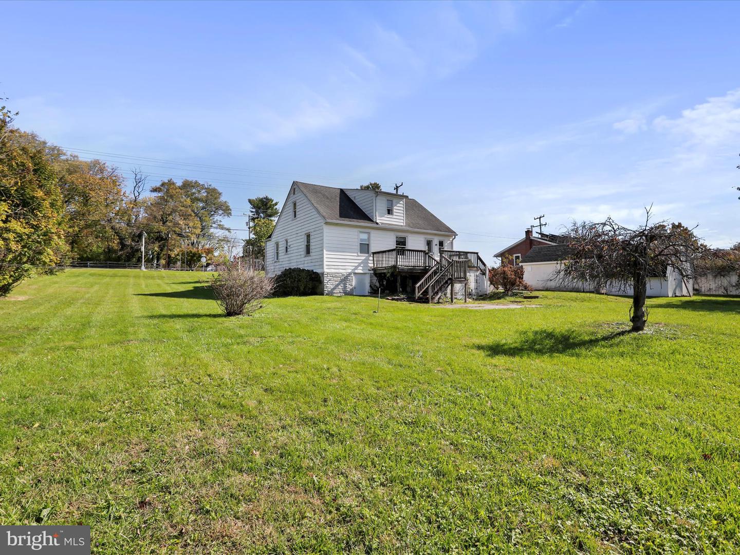 33 N BERLIN PIKE, LOVETTSVILLE, Virginia 20180, 4 Bedrooms Bedrooms, ,2 BathroomsBathrooms,Residential,For sale,33 N BERLIN PIKE,VALO2109332 MLS # VALO2109332 33 N BERLIN PIKE, LOVETTSVILLE, Virginia 20180, 4 Bedrooms Bedrooms, ,2 BathroomsBathrooms,Residential,For sale,33 N BERLIN PIKE,VALO2109332 MLS # VALO2109332