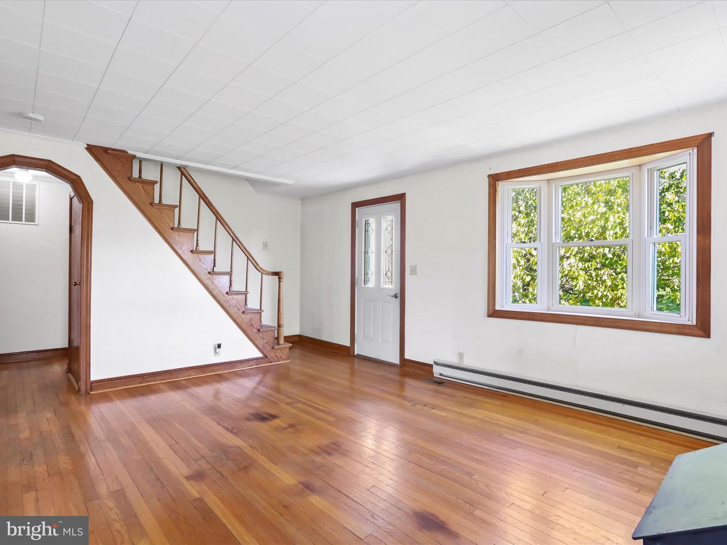 33 N BERLIN PIKE, LOVETTSVILLE, Virginia 20180, 4 Bedrooms Bedrooms, ,2 BathroomsBathrooms,Residential,For sale,33 N BERLIN PIKE,VALO2109332 MLS # VALO2109332 33 N BERLIN PIKE, LOVETTSVILLE, Virginia 20180, 4 Bedrooms Bedrooms, ,2 BathroomsBathrooms,Residential,For sale,33 N BERLIN PIKE,VALO2109332 MLS # VALO2109332