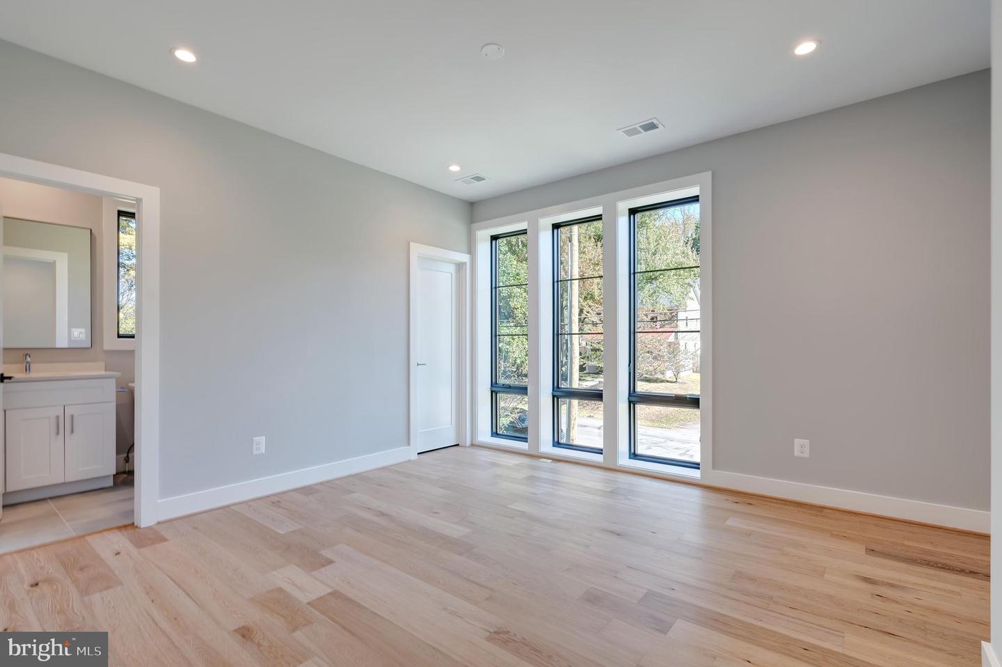 2118 GREENWICH ST, FALLS CHURCH, Virginia 22043, 7 Bedrooms Bedrooms, ,7 BathroomsBathrooms,Residential,For sale,2118 GREENWICH ST,VAFX2275524 MLS # VAFX2275524 2118 GREENWICH ST, FALLS CHURCH, Virginia 22043, 7 Bedrooms Bedrooms, ,7 BathroomsBathrooms,Residential,For sale,2118 GREENWICH ST,VAFX2275524 MLS # VAFX2275524