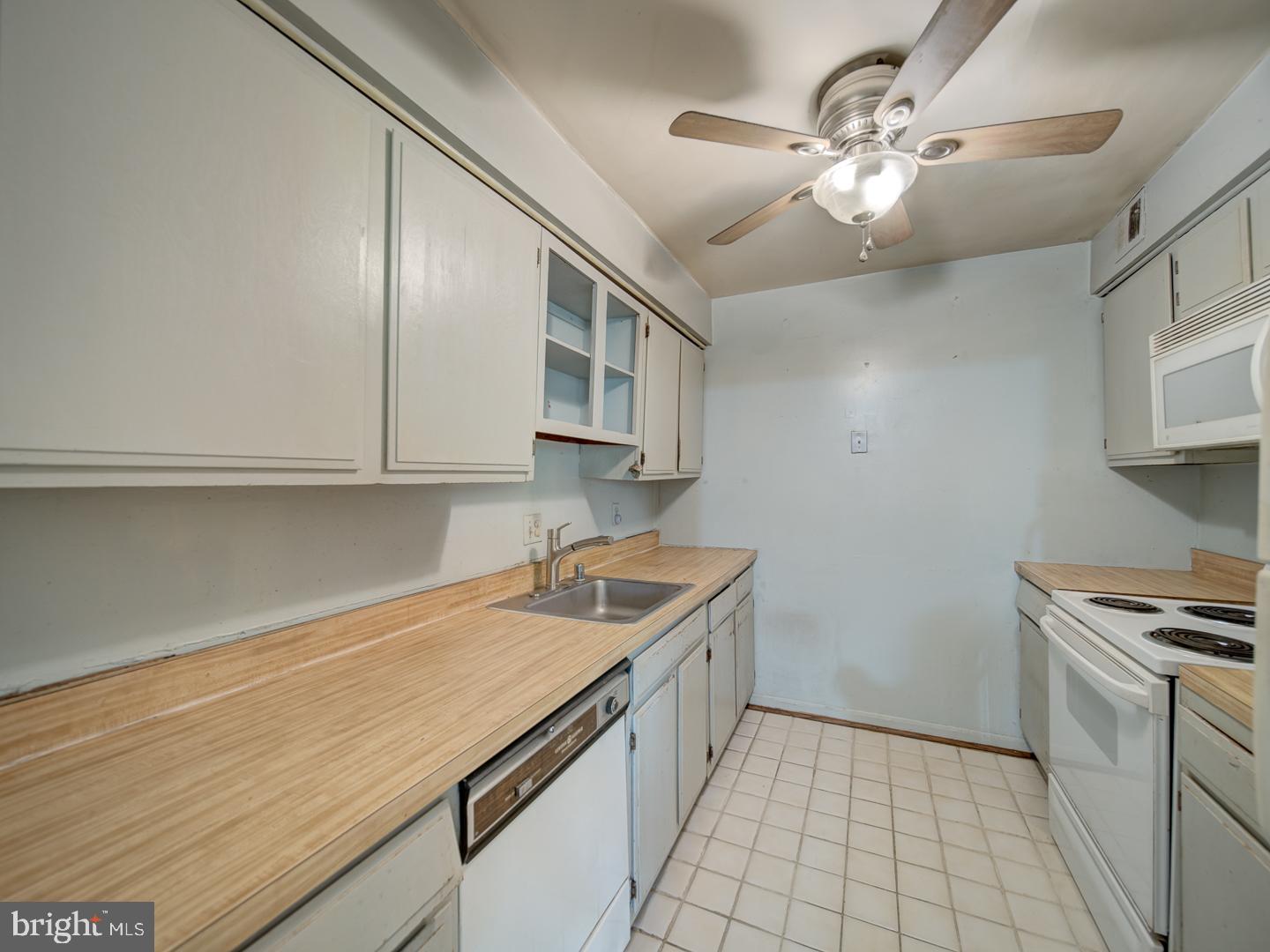 3459 SUMMIT CT NE #3459, WASHINGTON, District Of Columbia 20018, 2 Bedrooms Bedrooms, ,2 BathroomsBathrooms,Residential,For sale,3459 SUMMIT CT NE #3459,DCDC2228210 MLS # DCDC2228210 3459 SUMMIT CT NE #3459, WASHINGTON, District Of Columbia 20018, 2 Bedrooms Bedrooms, ,2 BathroomsBathrooms,Residential,For sale,3459 SUMMIT CT NE #3459,DCDC2228210 MLS # DCDC2228210