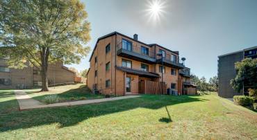 3459 SUMMIT CT NE #3459, WASHINGTON, District Of Columbia 20018, 2 Bedrooms Bedrooms, ,2 BathroomsBathrooms,Residential,For sale,3459 SUMMIT CT NE #3459,DCDC2228210 MLS # DCDC2228210
