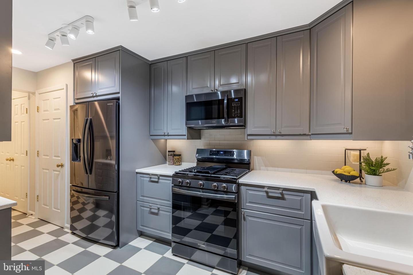 7702 HAYNES POINT WAY #2005, ALEXANDRIA, Virginia 22315, 2 Bedrooms Bedrooms, ,2 BathroomsBathrooms,Residential,For sale,7702 HAYNES POINT WAY #2005,VAFX2275806 MLS # VAFX2275806 7702 HAYNES POINT WAY #2005, ALEXANDRIA, Virginia 22315, 2 Bedrooms Bedrooms, ,2 BathroomsBathrooms,Residential,For sale,7702 HAYNES POINT WAY #2005,VAFX2275806 MLS # VAFX2275806